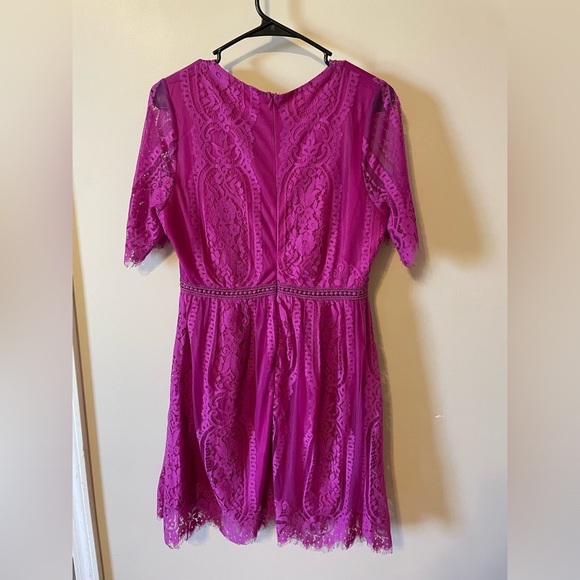 Andree By Unit Lace Short Sleeve Lace Fuchsia Pink V-neck Mini Dress Size Medium - Picture 3 of 11
